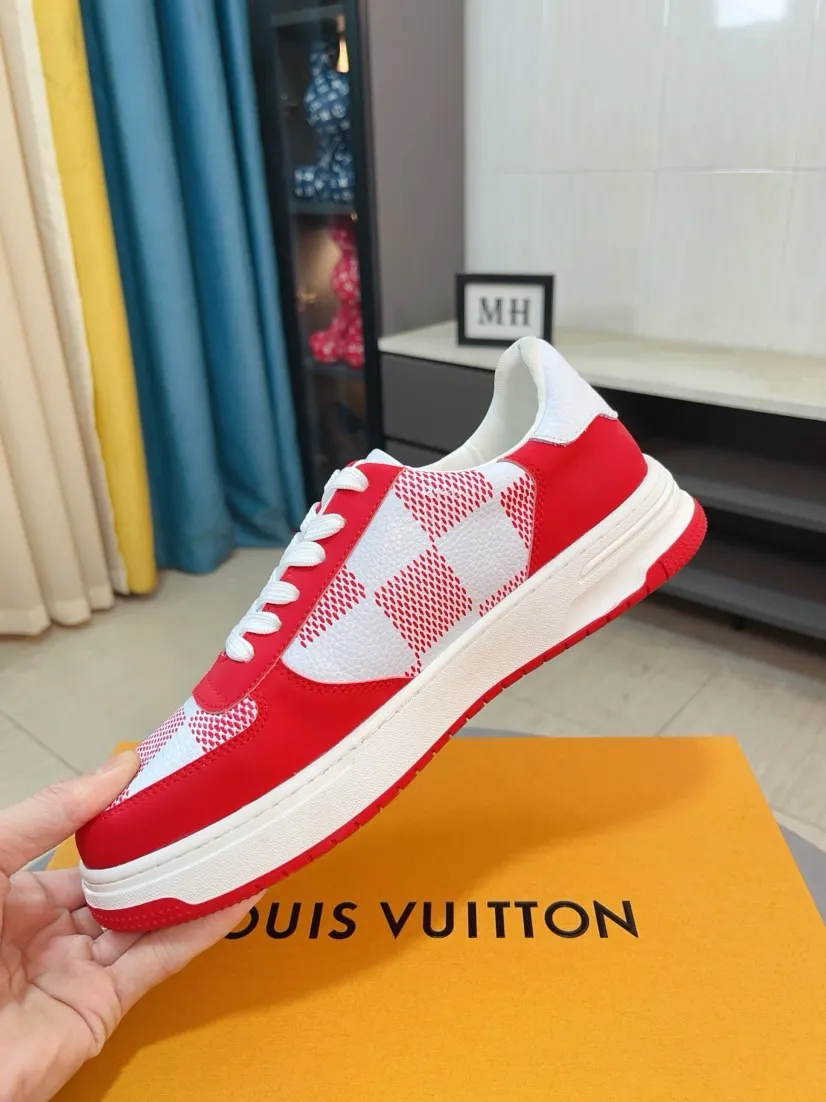 Men's shoes💰400🌹🌹[LV]🌹High-end men's shoes brand: Official website 1:1 Latest masterpiece: The upper is made of Italian imported first-layer cowhide with special materials➕Full genuine leather lining🔥, making walking more convenient and comfortable! Exclusive new style, stunning work [color]! Create a fashionable personality to set off your uniqueness! A must-have for trendy men! Classic🔥Number: 38-44